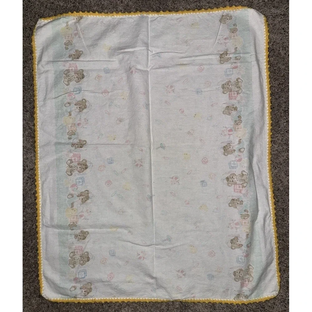 2 Riegel Receiving Blankets Teddy Beddy Bear‎ Edges Crochet *read* 1980's